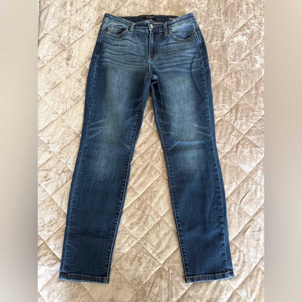 Judy Blue Dark Wash MIDRISE  Slimfit Jeans. JB82428DK. 9/29